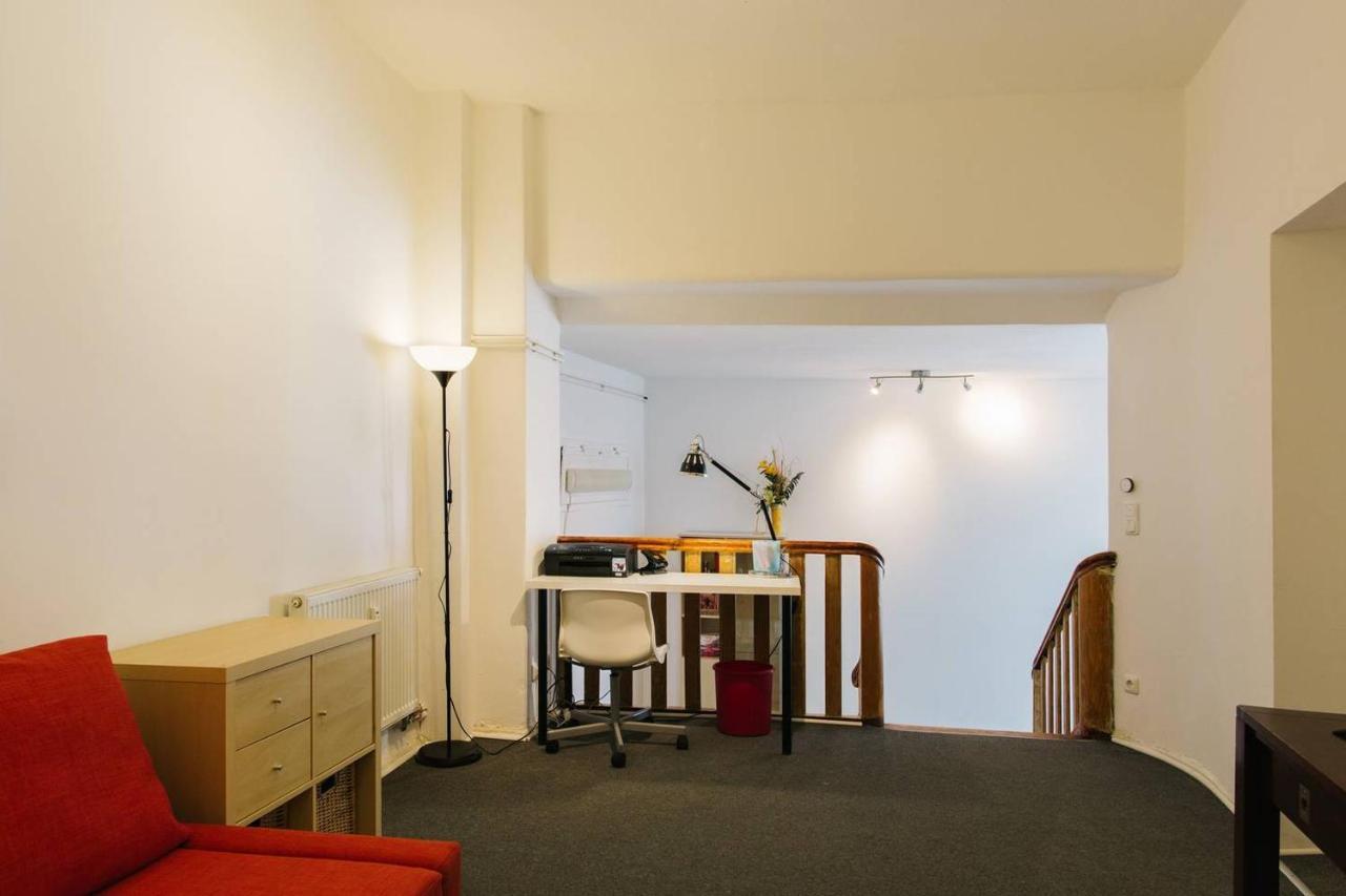 Apartment with 3 BR +1.5 BTHRM +A/C in Prenzlauer Berg Berlin Exterior foto